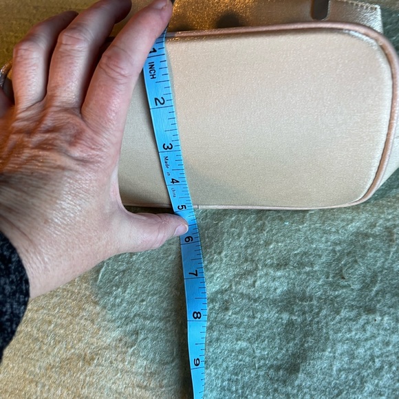 Soft champagne colored cocktail handbag with metal hardware - Picture 5 of 12